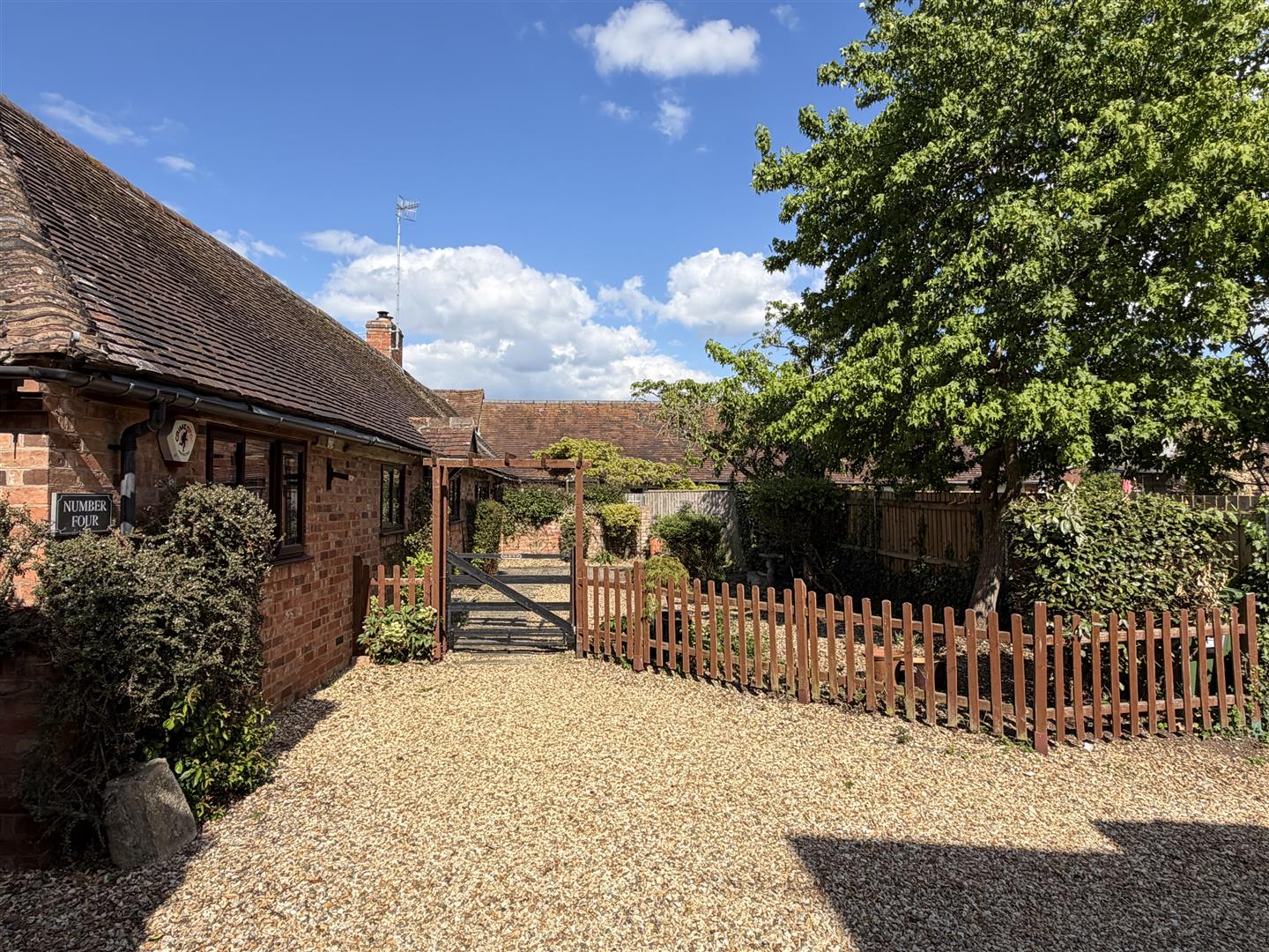 Sherbourne Court, Vicarage Lane, Sherbourne, Nr Warwick 10